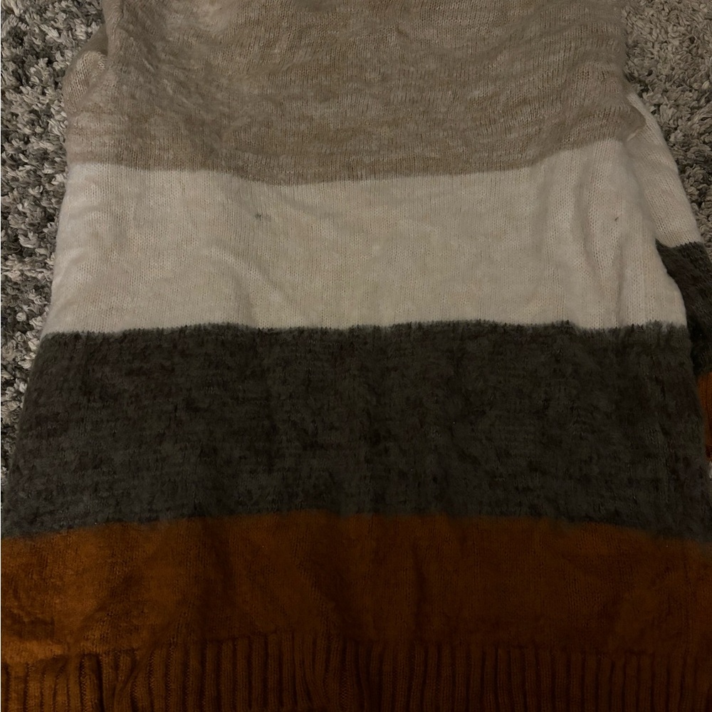 Universal Threads Fall Sweater - Picture 2 of 3